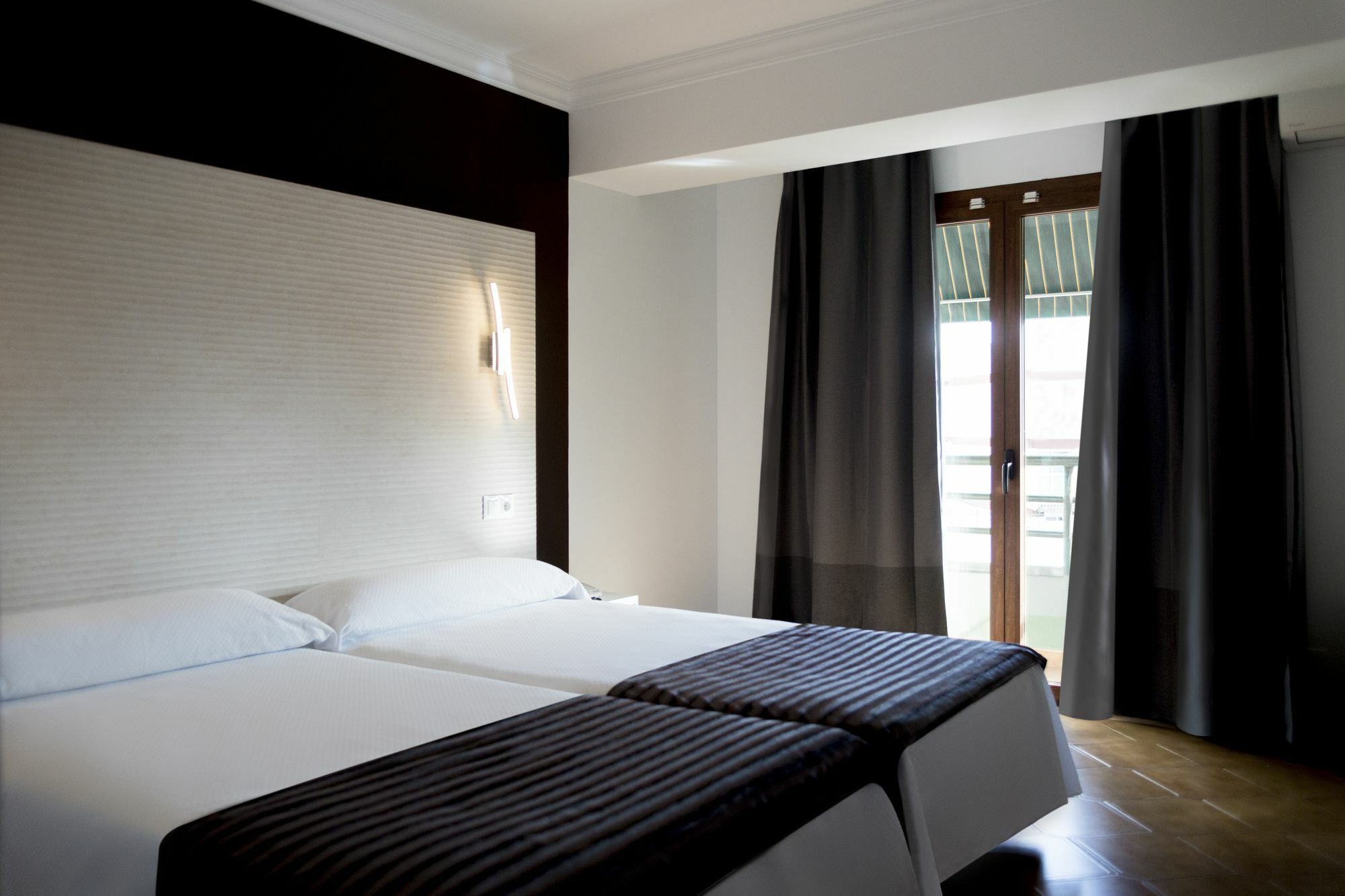 Hostal Alhambra - Adults Only Nerja Exterior foto
